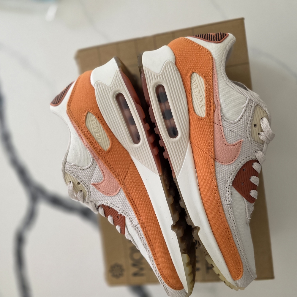 Nike Men's White and Orange Sneakers - Picture 4 of 7